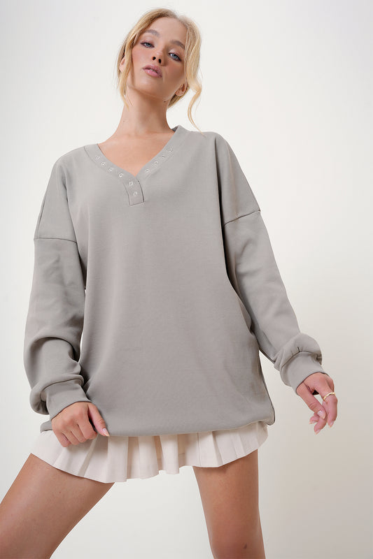 Trend Alaçatı Stili Stone Colored V-Neck Snap Oversize Sweatshirt - Alc Women